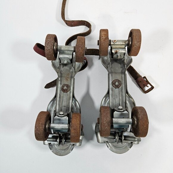 Vintage Metal Roller Skates Adjustable With Leather Straps & Metal Wheels - Picture 4 of 9
